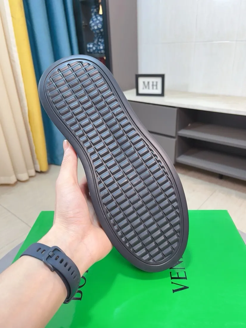 Men's men's shoes 💰500🌸🌸[bv~Bottega Veneta] 2024 classic spring and autumn trend models are on the market. The same style as the official website. Counter quality [strong][strong][strong] Selected first-layer cowhide woven, high-end atmosphere, silk cowhide lining, super cost-effective model. Original wear-resistant outsole. Fine workmanship. The upper layer of materials is used. The quality is visible. Hurry up and get started. Shoe sizes 38 to 44